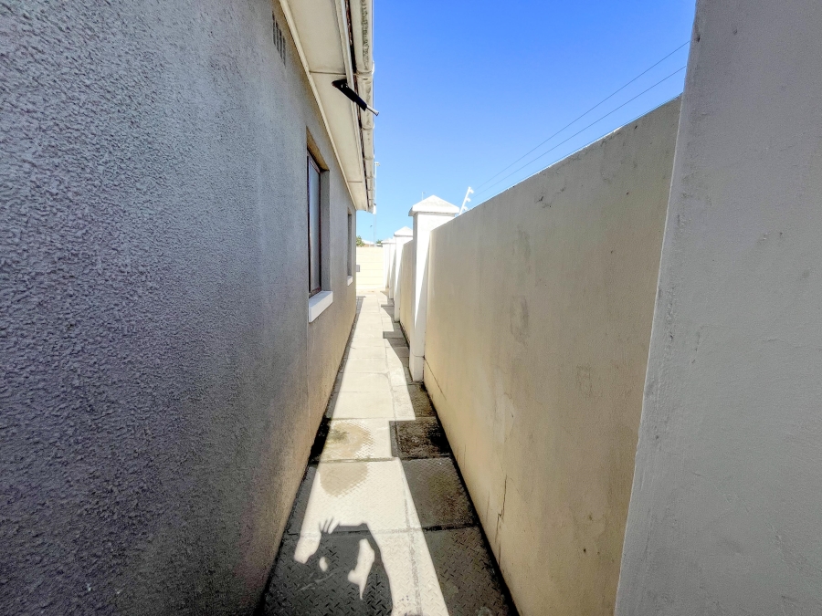 3 Bedroom Property for Sale in Thornton Western Cape